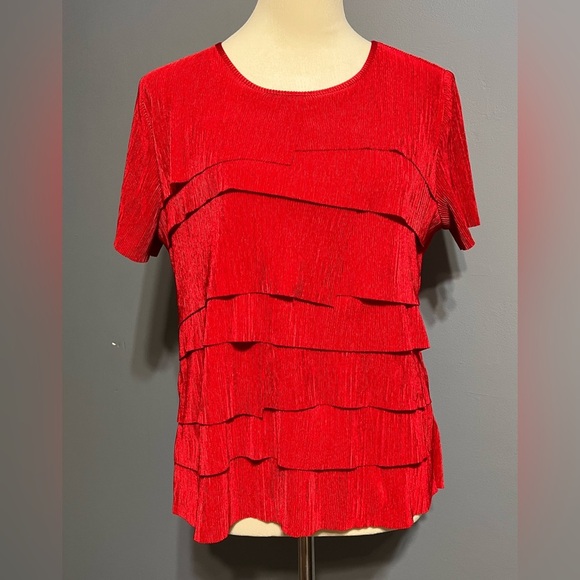 Alfred Dunner red tiered short sleeve top size petite medium ￼ - Picture 1 of 6